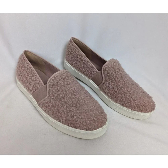 VINCE sz. 8M Shearling Fuzzy Blair Slip On Sneaker Flats Pink Faux Fur Leather - Picture 1 of 12